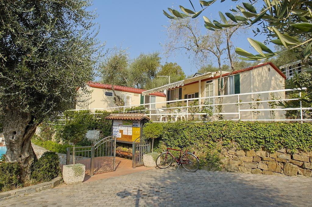 Hotel Camping Edy Diano Marina Zimmer foto