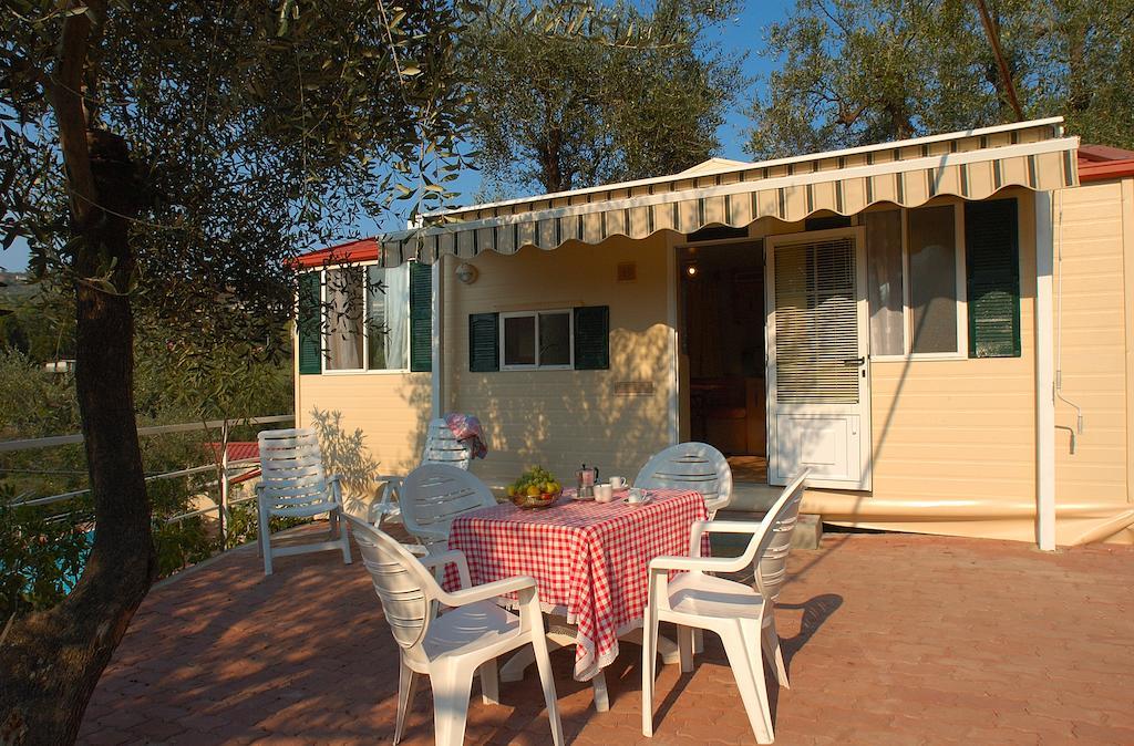 Hotel Camping Edy Diano Marina Exterior foto